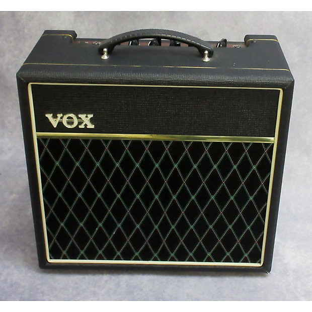 VOX Pathfinder V9158 Solid State Guitar Combo w/ Tremolo Effect Black