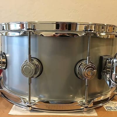 DW DRVM6514SVC 6.5x14" Collector's Series Rolled 1mm Aluminum Snare Drum w/ Chrome Hardware image 4