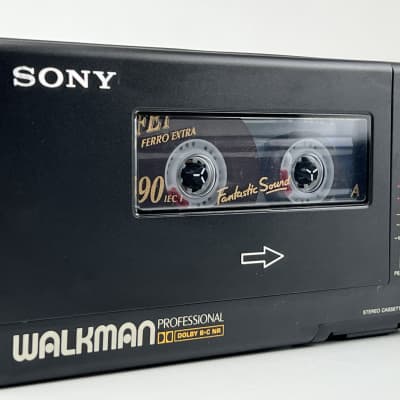 Sony  WM-D6C Professional Walkman - Including Leather Protective Case, Carrying Strap, DC Supply & Manual image 17