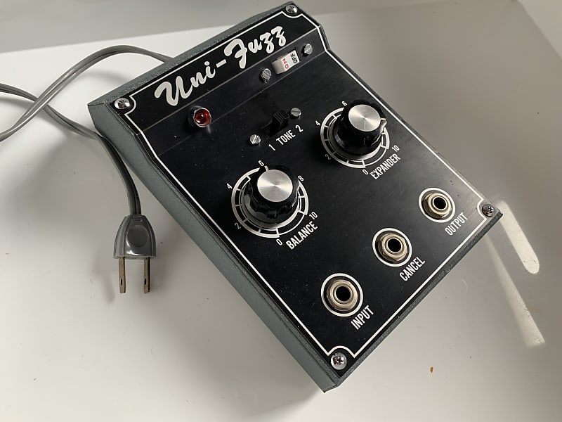 Univox Uni-Fuzz – Catalinbread Effects