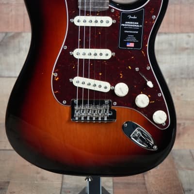 Fender  American Professional II Stratocaster®, Rosewood Fingerboard, 3-Color Sunburst image 2