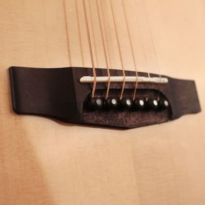 Cort GAMYBEVELNAT Grand Regal Acoustic Cutaway Guitar. Natural Glossy Arm Bevel image 3