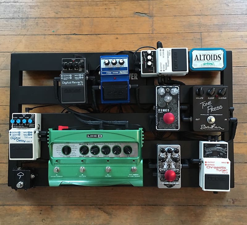 Fully-loaded Pedaltrain Novo 24 Pedalboard w/ Soft Case