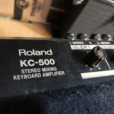 Roland KC-500 4-Channel 150-Watt 1x15