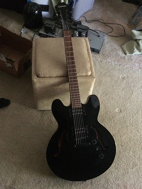 Epiphone Dot Studio セミアコ Black色 File:Epiphone Dot-Studio black.jpg - Wikimedia Commons