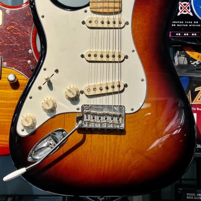Fender American Standard Stratocaster Left-Handed with Maple Fretboard 2012 3-Colour Sunburst for sale