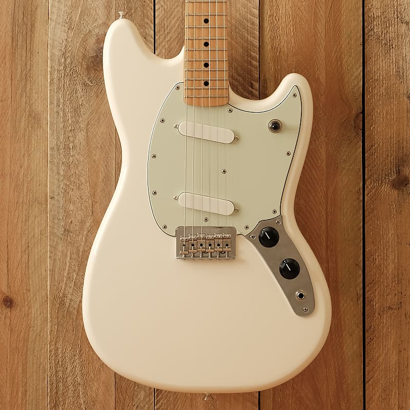 2017 Fender Mustang White Player/Offset-Series MIM