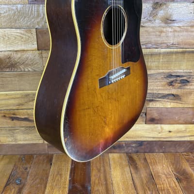 1959 Gibson J-45 - Sunburst image 2