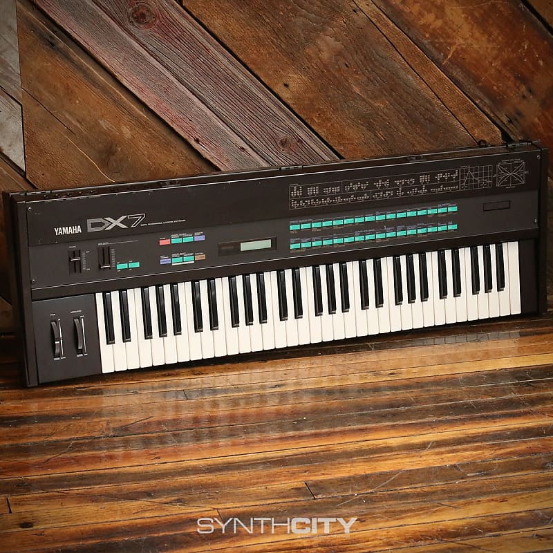 Yamaha DX-7 Digital FM Synthesizer w/ Original Brown Case 100V image 1