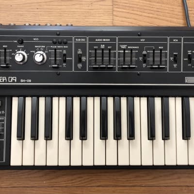 Roland SH-09 32-Key Monophonic Synthesizer 1978 - 1982 - Black