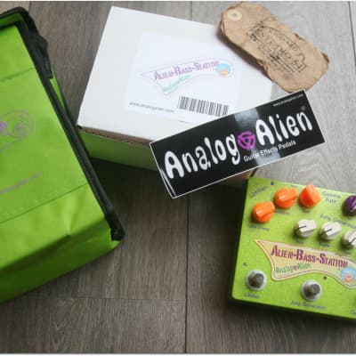 ANALOG ALIEN Bass Station | Deluxe Guitars