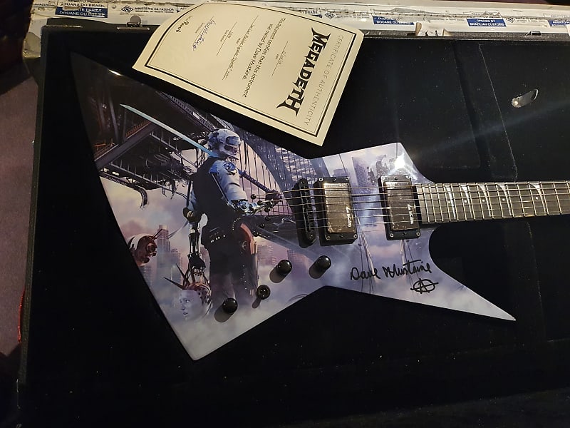Dave Mustaine's personal owned Dean USA Custom Shop Dystopia Zero Explorer Signed by him! Tour Case! image 1