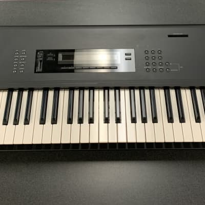 Korg M1 61-Key Synth Music Workstation 1990s - Black