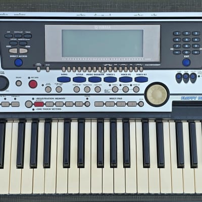 Keyboard Yamaha PSR 550 + Music Rest + Floppy Disk + Adapter