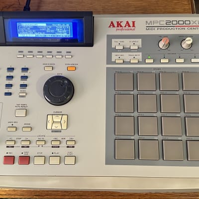Akai MPC2000XL MIDI Production Center | Reverb Canada