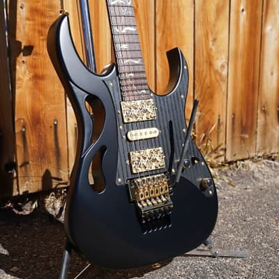 Ibanez Steve Vai PIA3761 - Onyx Black 6-String Electric Guitar w/ Hardshell Case (2023) image 4