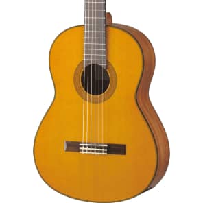 Yamaha CG-142CH Solid Cedar Top Classical Guitar Natural