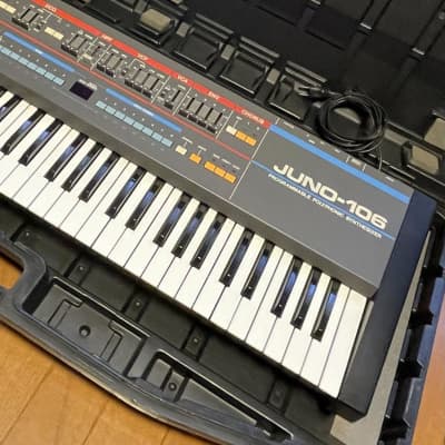 Roland Juno-106  Polyphonic Synthesizer Used in mint condition