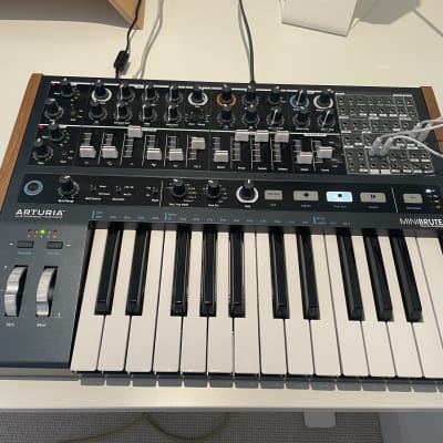 Arturia MiniBrute 2 25-Key Synthesizer 2018 - Present - Black