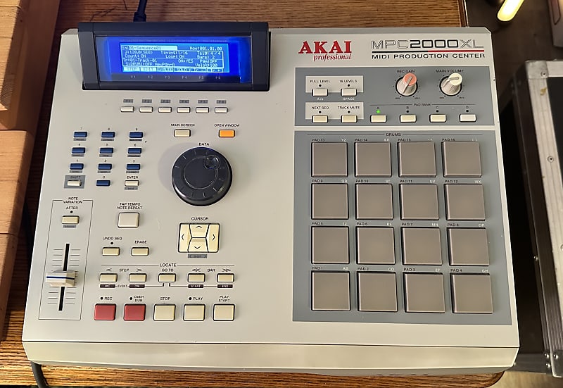 Akai MPC2000XL MIDI Production Center | Reverb Canada