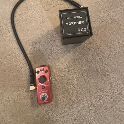 Donner Mini Pedal Morpher Distortion (like new), PLUS new Patch Cable for sale