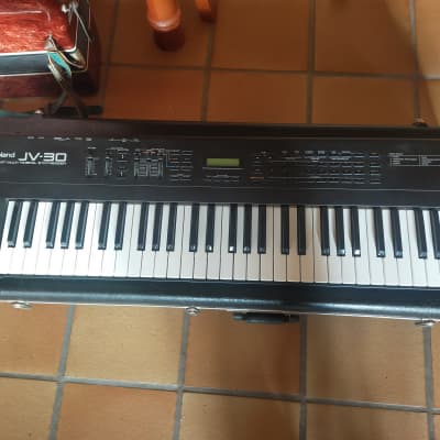 Roland JV-30 Made in Japan 61-Key Multi-Timbral Synthesizer 1991 - 1992 - Black