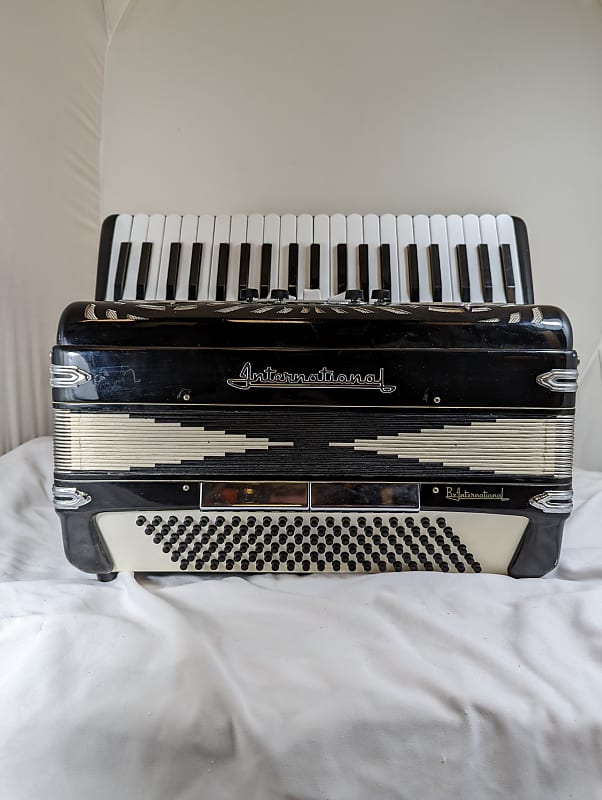 International Accordion Reverb