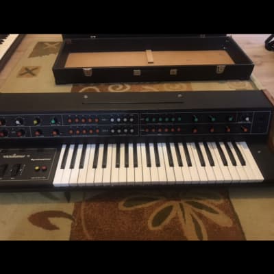 Vermona Synthesizer 1982 w Hard Case Ups express shipping image 1