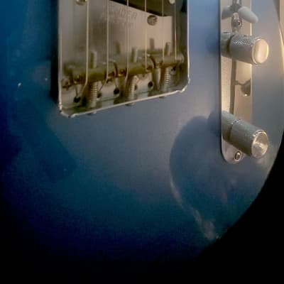 Fender Telecaster 2022 - Lake Placid Blue image 3