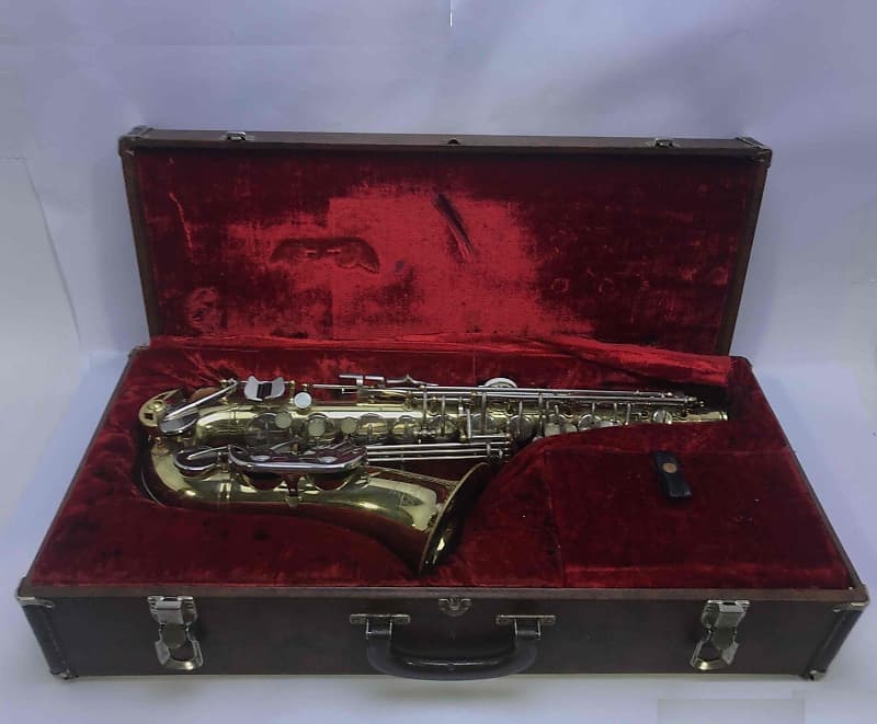 Armstrong 3000 Alto Brass Saxophone, USA, with case, Very Reverb