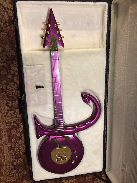 Prince's Love Symbol Guitar - 3D Printed Chocolate Mold : 4 Steps -  Instructables