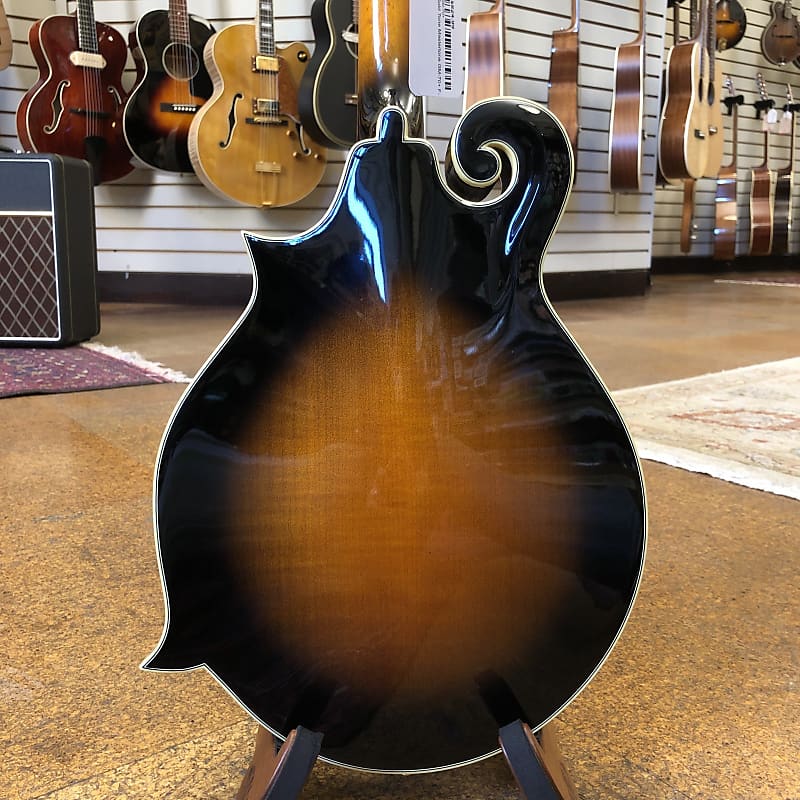Mastertone™ GM-70+: F-Style Mandolin with Case | Gold