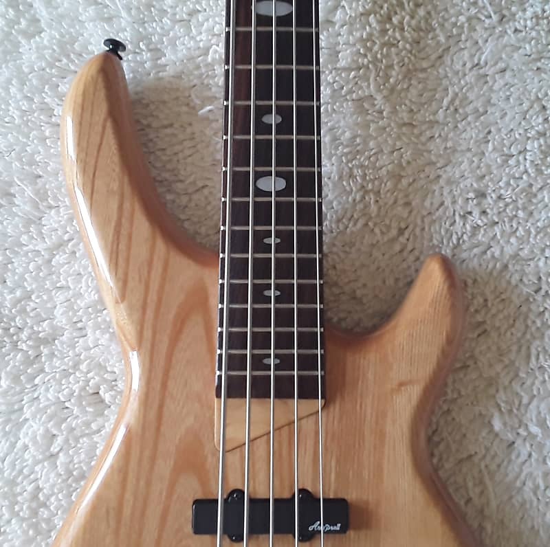 Rare Aria Pro II Avante Series Active 5-String Bass Guitar