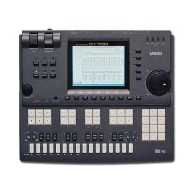Yamaha QY700 SEQUENCER