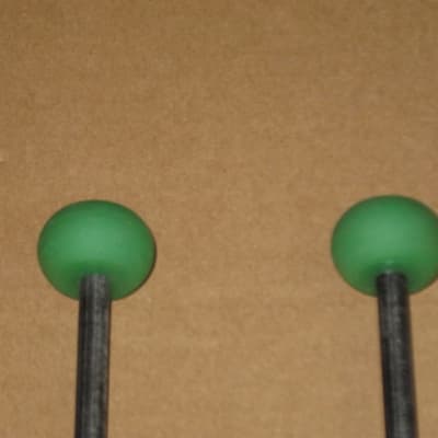 new old stock Gambal GPXR1 (UG13GPXR1) Glockenspiel, Bells, Xylophone Percussive Keyboard MALLETS, 1 and 1/4 inch Green Hard Acrylic Flat Ball Heads with Black Synthetic Shafts, with original packaging - from 1990s - early 2000s image 11