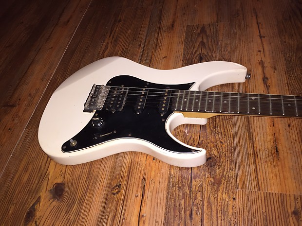 Yamaha rgx 112p hot sale