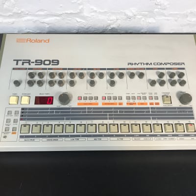 Roland TR-909 Rhythm Composer - Classic Drum Machine - CLEAN ! image 2