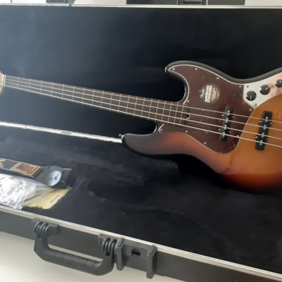 Fender Jazz Bass, fretless,  2012, 3 sunburst image 2