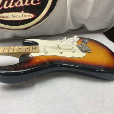 Fender Standard Stratocaster Guitar with Noiseless pickups - MIM Mexico 2003 - 3-Tone Sunburst / Maple neck image 13