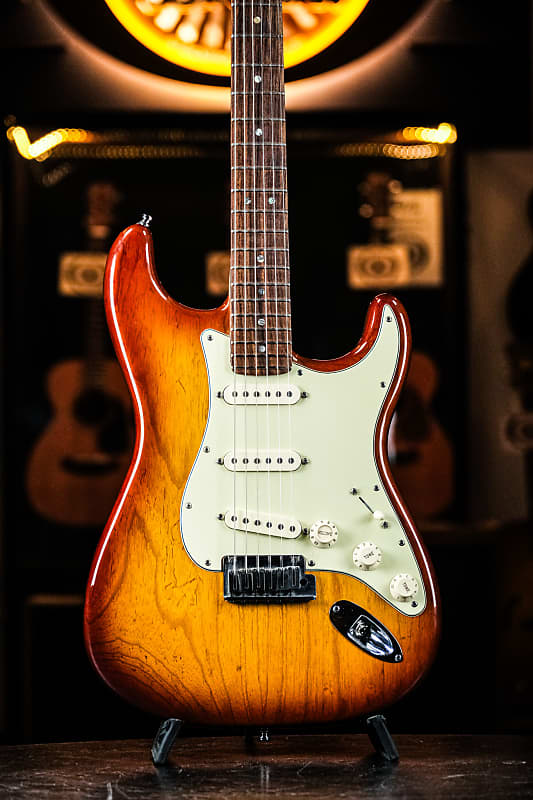 Fender American Deluxe Stratocaster Ash 2004 - 2010 | Reverb