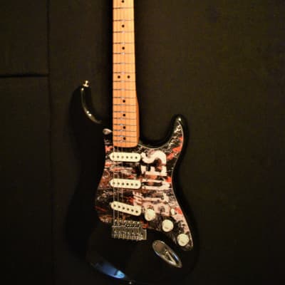 Fender Standard Stratocaster image 3