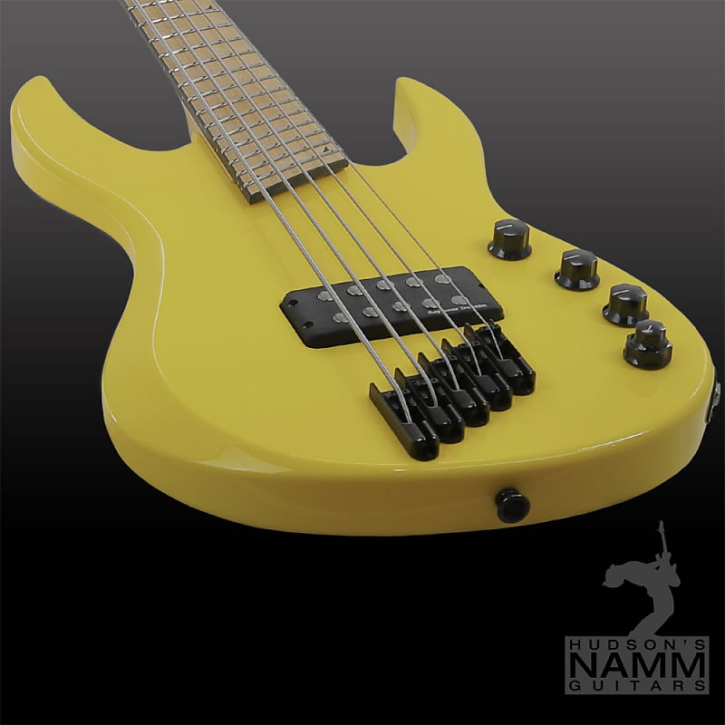 2020 Jackson NAMM Display Masterbuilt NOS Hellion Bass Graffiti
