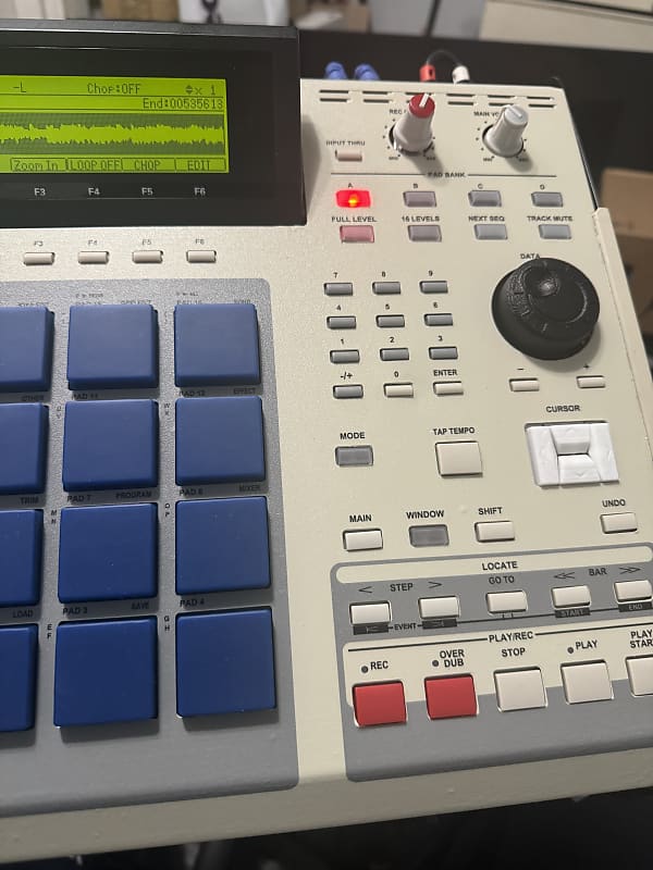 Akai MPC2500 Music Production Center | Reverb