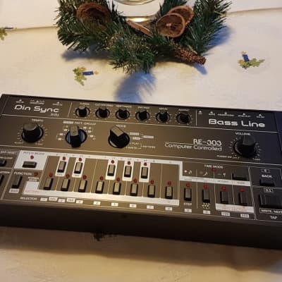 Black Dinsync RE-303 with rare parts image 2