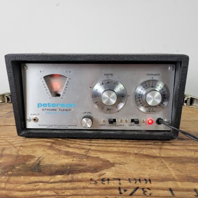 1967 Peterson Model 400 Strobe Tuner with Astatic mic image 1
