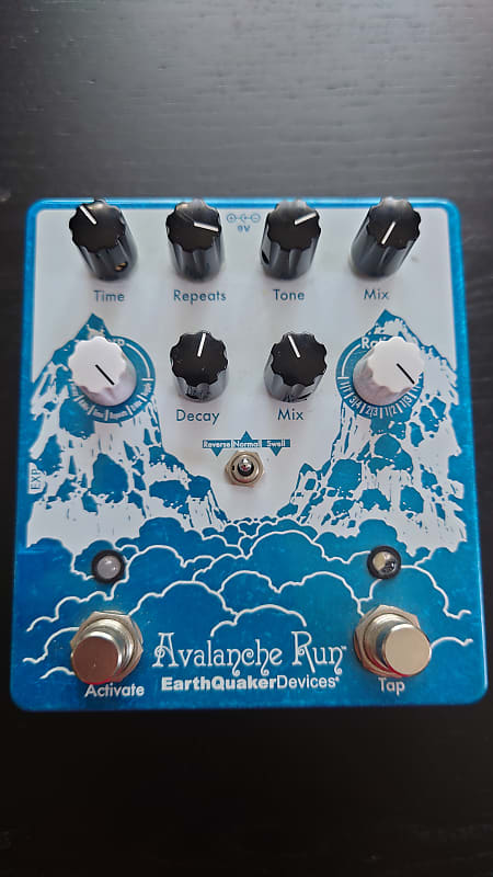 EarthQuaker Devices Avalanche Run Stereo Reverb & Delay with Tap Tempo V2