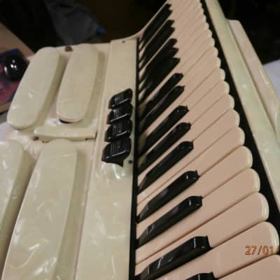 Settimio Soprani Coletta piano accordion 120 bass mod 703/78-- 1965-1975 Cream marble image 7