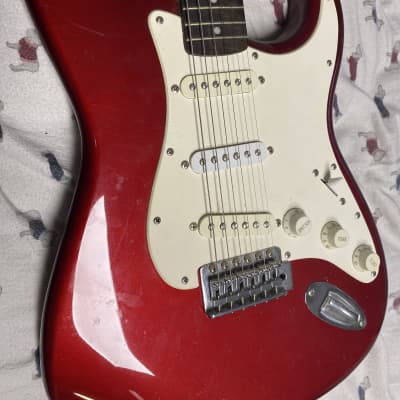 Squier Affinity  Stratocaster  2010s Candy apple red image 3