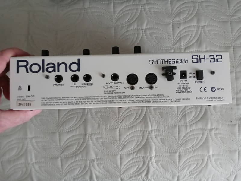 Roland SH-32 Desktop Synthesizer Module