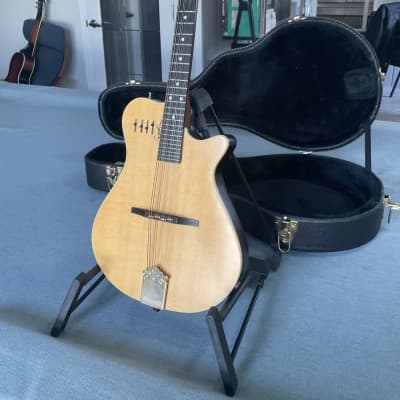 Godin A8 Electric Mandolin 2007 - natural image 5